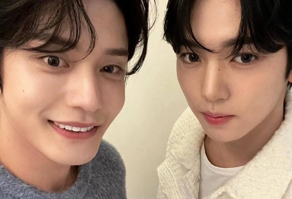 Hoy no vengo solo, por supuesto que no, me traje a un pequeñito al #𝚊po𝕔a𝐥y𝚙𝕤e𖥔𝚍e͝büt porque esto se necesita disfrutar con compañía y qué mejor con  el de carita de bebé siendo parte del #启示录一𝒫a𝐥a𝕔e.

𝔜◌u𝕟g𝐛𝕝o͞o𝚍 𖤍 ֹ ◌  #𝕝ūc𝕚𝖋ər.