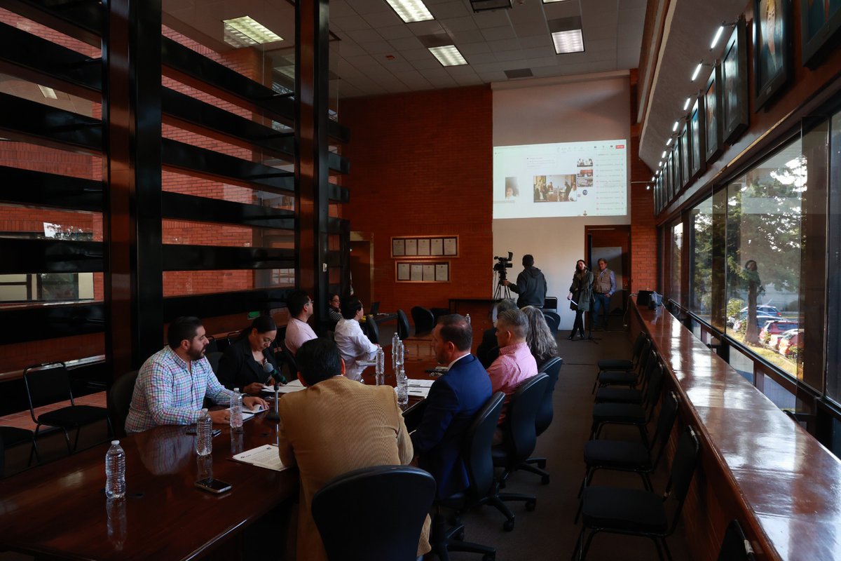 CONALEP_Mex's tweet photo. A nombre del Mtro. @Roronava, agradecemos a las autoridades, directivos, personal del #CONALEP y al equipo de ACCM América, liderado por el Dr. Gabriel Obregón, por su participación en la auditoría externa ISO 21001:2018. ¡Seguimos comprometidos con la calidad educativa! https://t.co/sCAIx2vV7C