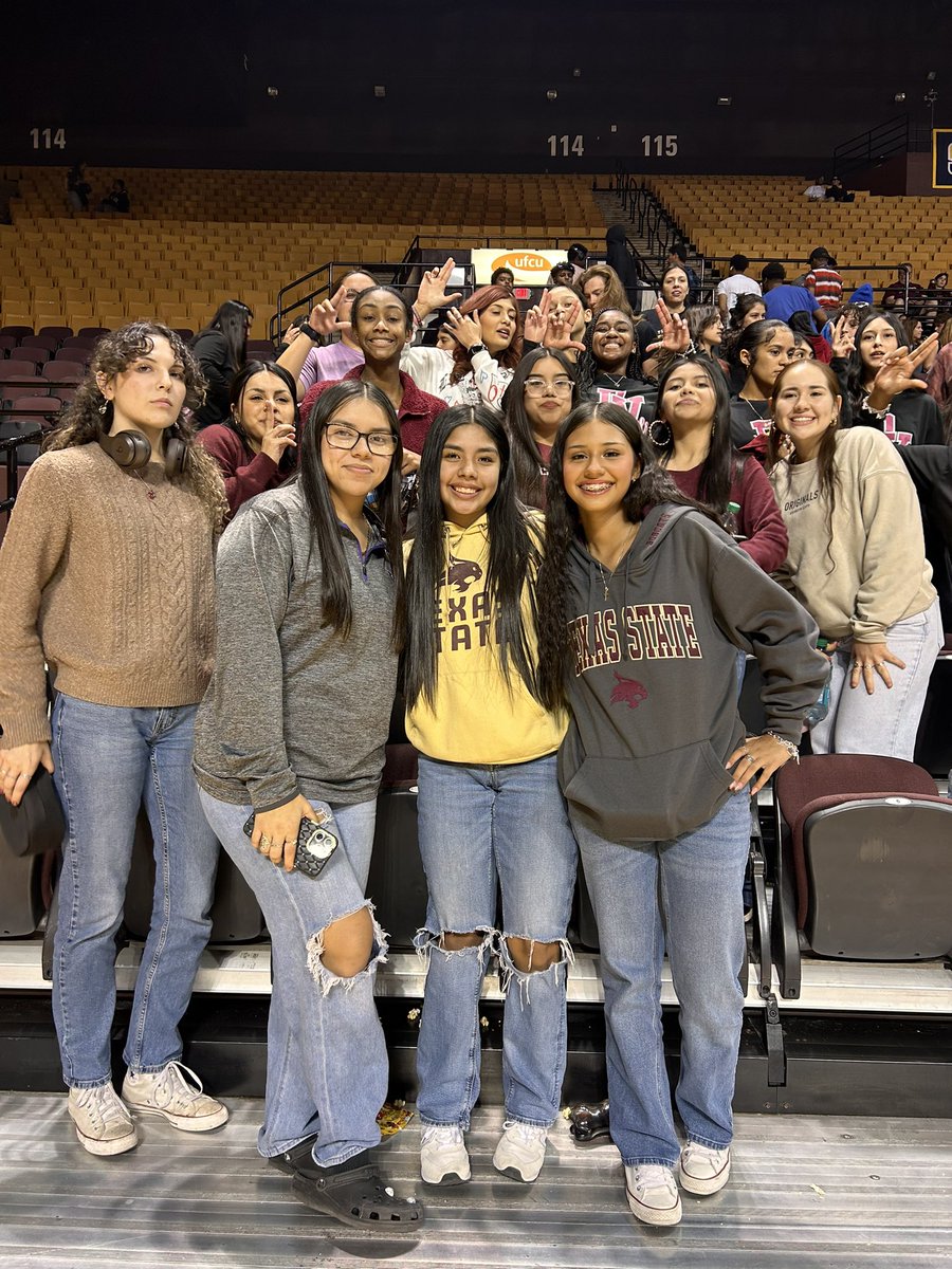 Great time at the <a href="/TexasStateVball/">Texas State Volleyball</a> game!! #Eat’emupcats