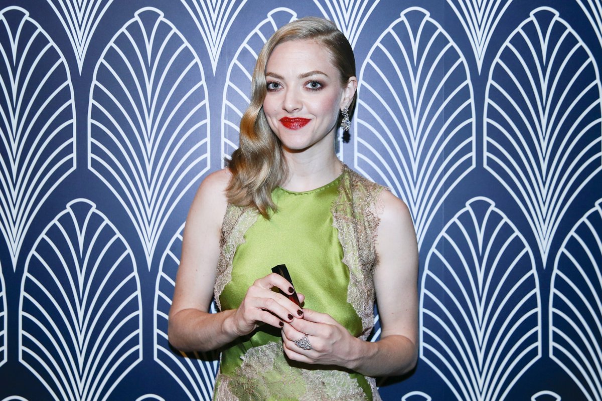 Trendy_Matter's tweet photo. Many fans say Amanda Seyfried should have been cast as Glinda in Wicked over Ariana Grande, after Seyfried’s audition video went viral. 

Some fans say that Ariana's relationship with co-star Ethan Slater overshadowed the movie's story.

 #ArianaGrande #Wicked #amandaseyfried https://t.co/0TlTL8RuDX