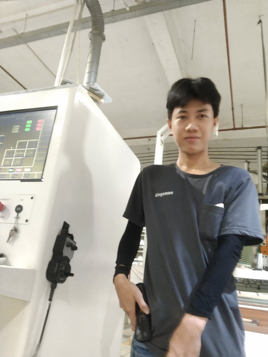 TanLHong1's tweet photo. Kẹt ti��n nhận kèo lái máy bay https://t.co/k53rwwSrmr