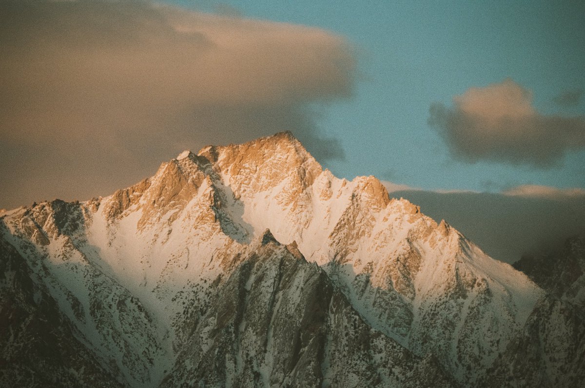 johncwingfield's tweet image. Snowy mornings in the Sierras