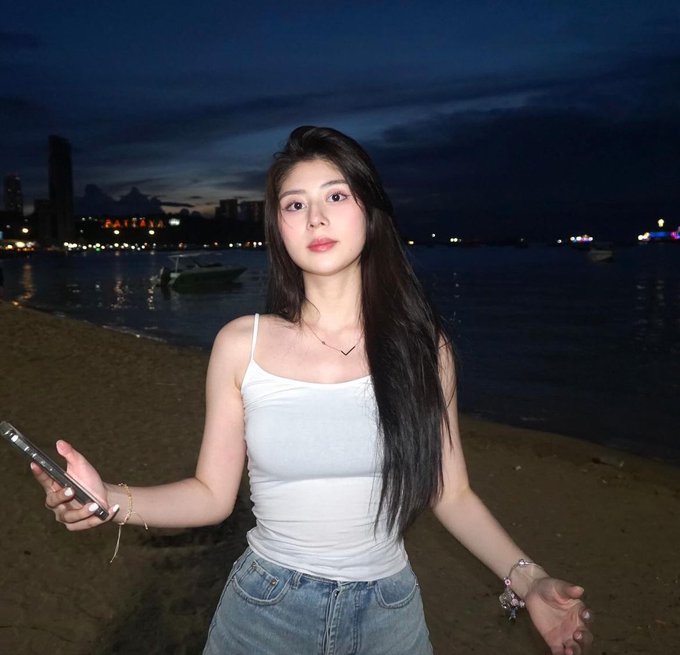 eg60625's tweet photo. Lydia BA Onic Viral? Link Video >> https://t.co/5tbCuOfwmI

#lydiaonic https://t.co/PfNjUxucej