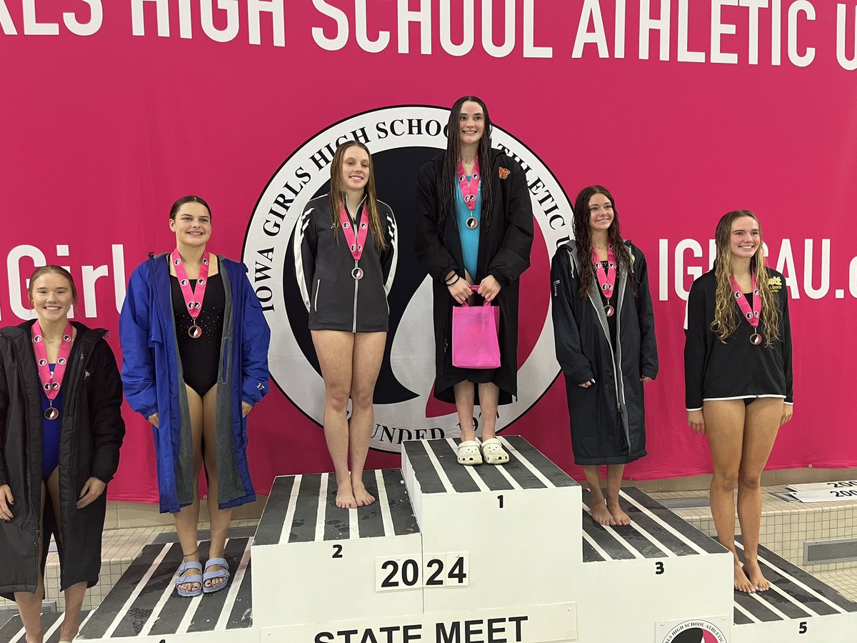 SEPSwimDive's tweet photo. So proud of all our divers this season! 

A special congrats to Holli Hetzer for placing 3rd at the state meet. 

What a great season with great girls! So much to be proud of! https://t.co/FKPTz3FGZm