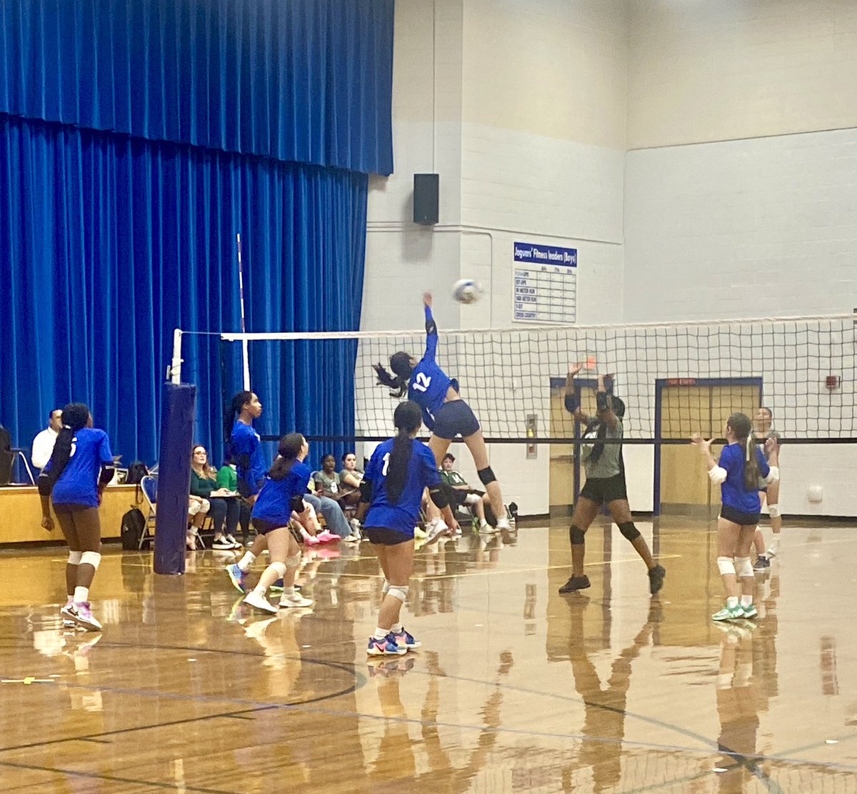 Julie Morris tweet media