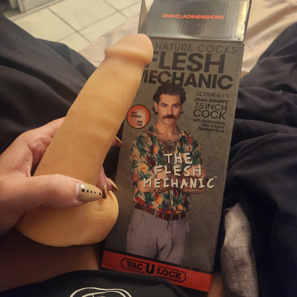 sharkmistress's tweet photo. So happy that I will be able to say I got fucked by @FleshMechanic19 dick 🤗🤗🤗 https://t.co/eHVCG3iJNz