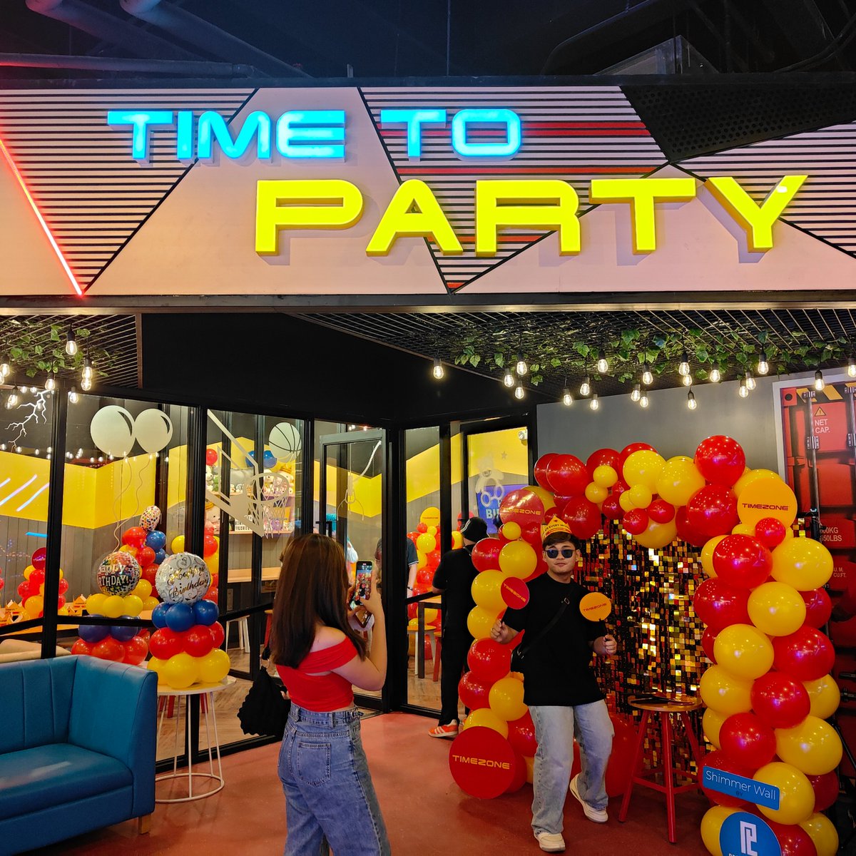 PhilstarNews's tweet photo. HEADS UP, SOUTHIE GAMERS! ๐ฎโจ
Timezone Philippines has officially launched its 50th store in the country! The newest branch, located at Ayala Malls Vermosa in Imus City, Cavite, welcomed visitors on Friday, November 15. #JoinTheFunAtTimezone #Vermosa | via @jmarwinelao https://t.co/gI4UVxYo4n