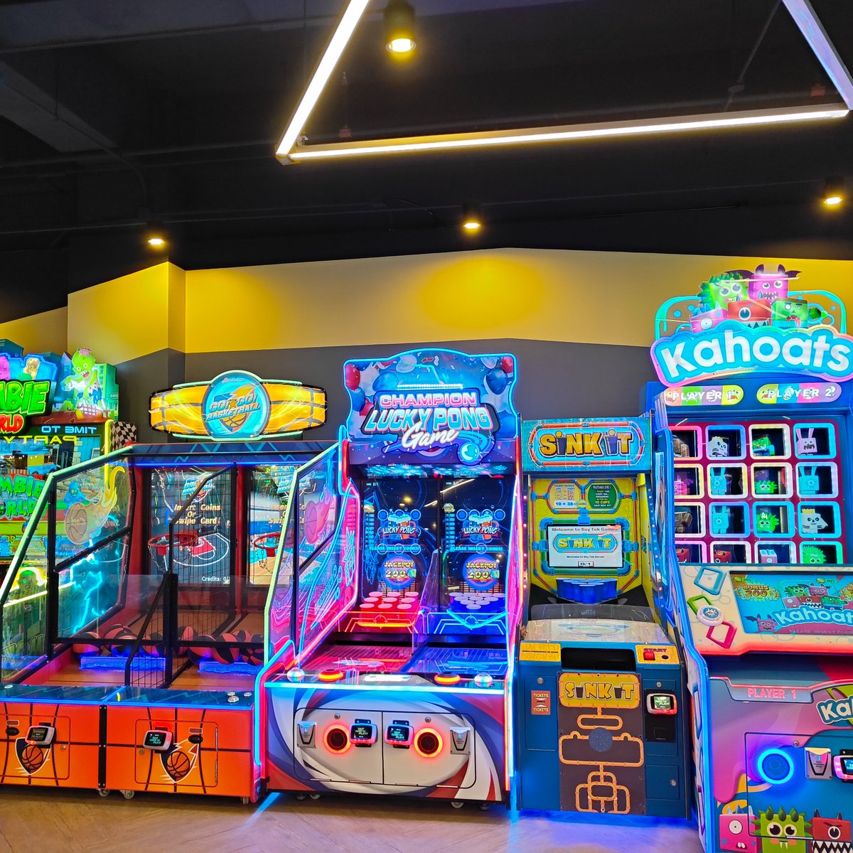 PhilstarNews's tweet photo. HEADS UP, SOUTHIE GAMERS! ๐ฎโจ
Timezone Philippines has officially launched its 50th store in the country! The newest branch, located at Ayala Malls Vermosa in Imus City, Cavite, welcomed visitors on Friday, November 15. #JoinTheFunAtTimezone #Vermosa | via @jmarwinelao https://t.co/gI4UVxYo4n