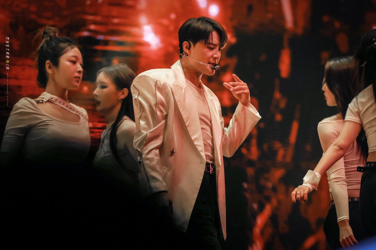 mystarxia's tweet photo. 241109 JX콘��트 𝗜𝗗𝗘𝗡𝗧𝗜𝗧𝗬
김준수 시아준수 XIA

타란탈레그라💫
#김준수 #XIA #시아준수 #ジュンス 

🔗https://t.co/KvtHHn1euF

🔗https://t.co/0vJYD06eBI https://t.co/dU34mZF3SS