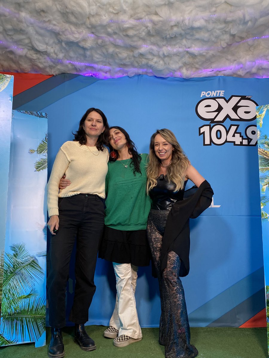 ExaFM's tweet photo. ¡ #WarPaint nos llenó el foro de risas y grandes anécdotas! 🤭 en el #CCEnExa con @anahidelamora https://t.co/LqeyQsl2rQ