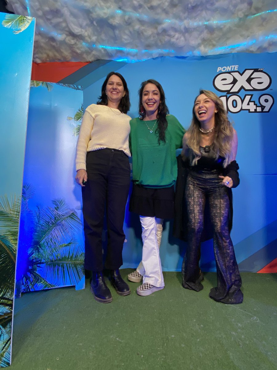 ExaFM's tweet photo. ¡ #WarPaint nos llenó el foro de risas y grandes anécdotas! 🤭 en el #CCEnExa con @anahidelamora https://t.co/LqeyQsl2rQ