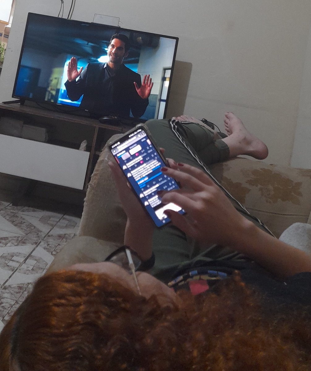 Assistindo #LuciferNetflix com meu amor <a href="/ray_anna13/">Anna Granger-Weasley ⚯͛</a>