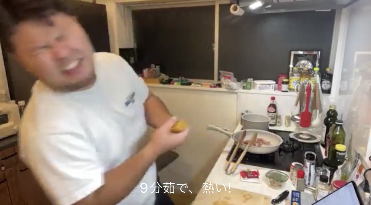 896_beni's tweet photo. ウインナーに狙撃されるマザーさん見てゲラゲラ笑った https://t.co/XRUe9zjlzG