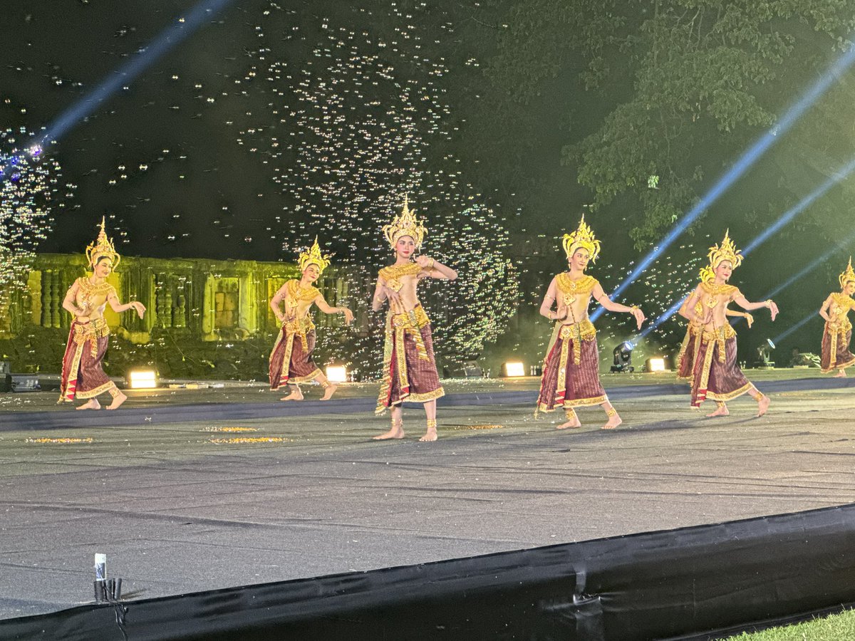 AEndlessJourney's tweet photo. The Phimai Historical Park comes to life during the light and sound show each November. The 11th century Khmer temple is the backdrop for a traditional Thai dance show. #travel #thailand #Phimai https://t.co/zOkSi6ovHd