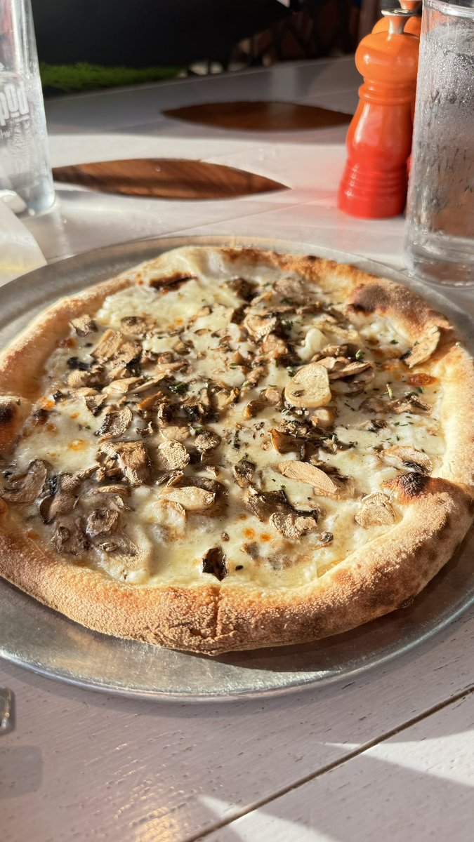 snowfairytaka's tweet image. .
すいません、美味しいです😍

#Hawaii
#Waikiki
#monkeypod
.