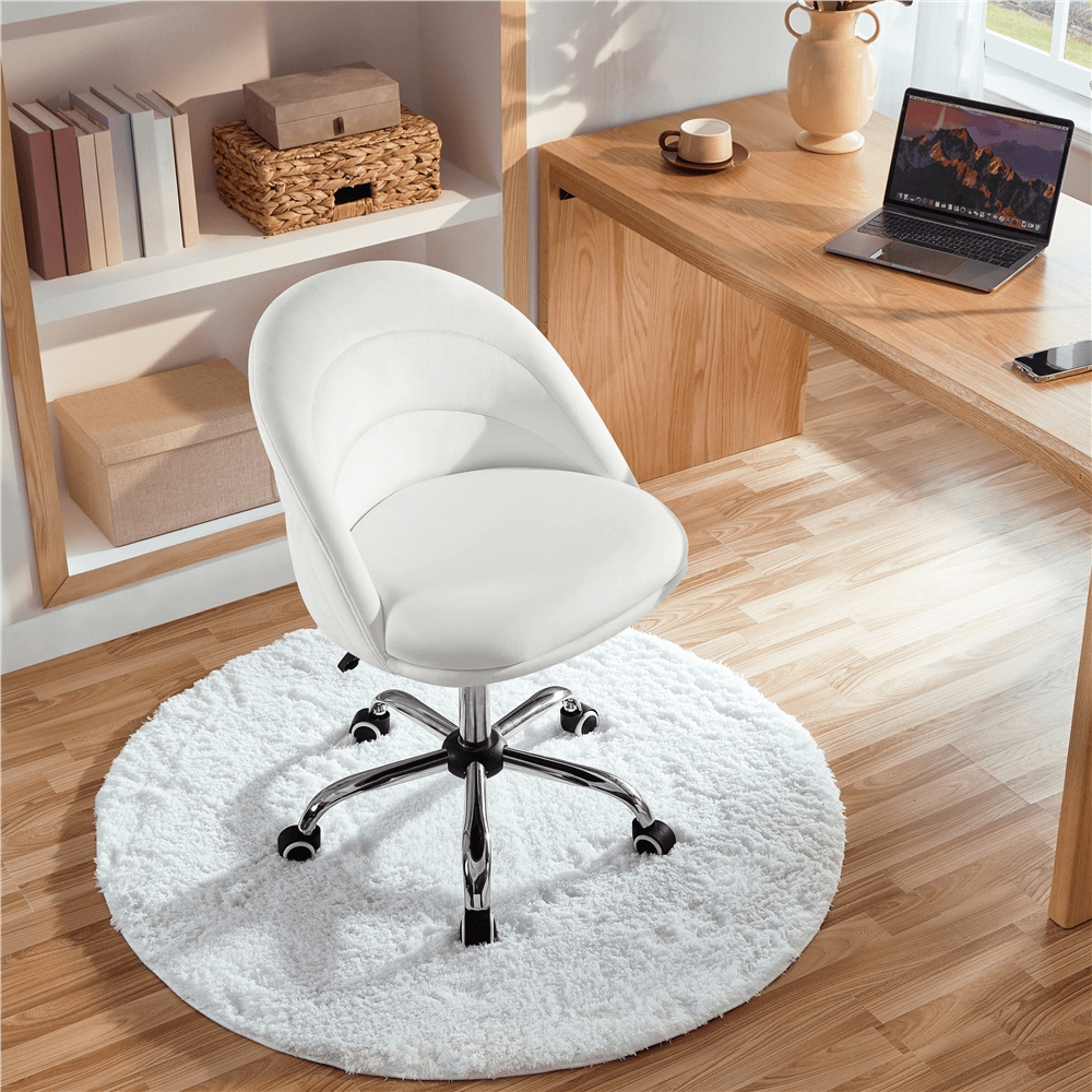 Yaheetech2's tweet image. Upgrade your workspace with our modern velvet armless chair:
💎 Luxe velvet &amp;amp; tufted back
⬆️ Adjustable height
🎡 360° swivel &amp;amp; rocking mode
🎯 Compact, armless design fits anywhere

🔗 : amazon.com/gp/product/B0D…

#WorkInStyle #VelvetChair #ChicAndCozy #swivelchair