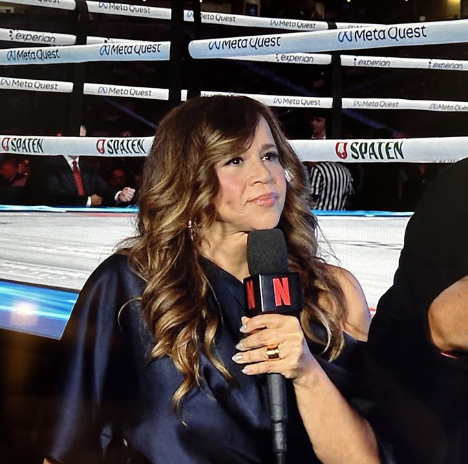 CobusGomes's tweet image. Is #rosieperez a #DEI hire? #netfix should have spent the money on their servers!!!! They better not screw the @MikeTyson fight up!!! #Tyson #TysonPaul #tysonvpaul #TysonvsPaul #CELSIUS #netflixbrasil #netflixboxing