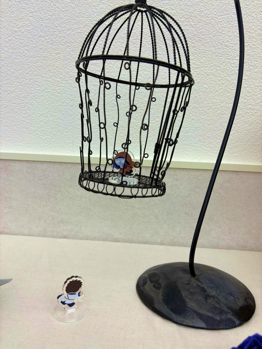 ftkohuton_zzz's tweet photo. 〜囚われのつじたさん〜
官来るまで後3秒

「今助けるであります！！つじたさあああああああ！！！！」
「この位置からでもうるさいッ！！」

#ヘロなに3来たやで https://t.co/VoFzErHaYK