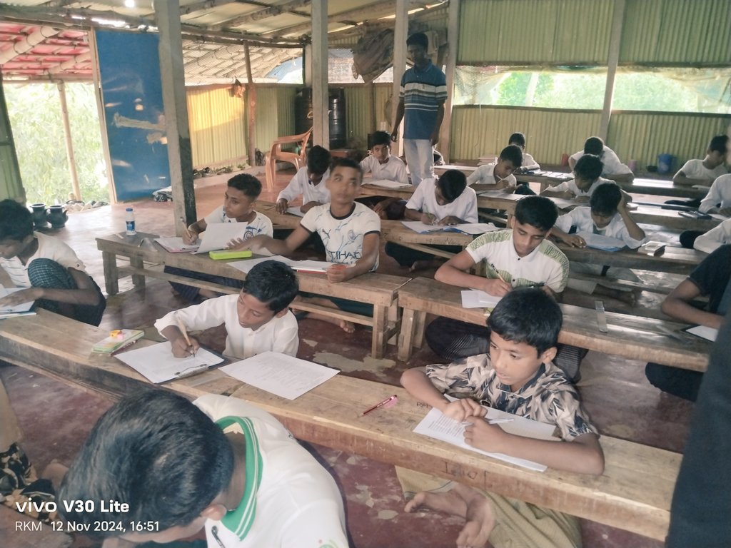 Alhamdulillah...
📣ကျောင်းသား/သူများသည် #REDP_စာစစ်ဌာန မှဦးဆောင်ကျင်းပခဲ့သော 2024-2025 ခု ပညာသင်နှစ် #Board_Exam၏ နှစ်ဝက် စာမေးပွဲကို ‌အောင်မြင်စွာပြီးမြောက်ခဲ့ပါသည်။ Board Examမှာပါဝင်ဖြေဆိုခဲ့သော ကျောင်းသား/သူများမှာ 
၁။ ပဉ္စမတန်းမှ (၆၉) ဦးဖြစ်ပြီး
၂။ နဝမတန်းမှ (၂၈) ဦးဖြစ်ပါသည်