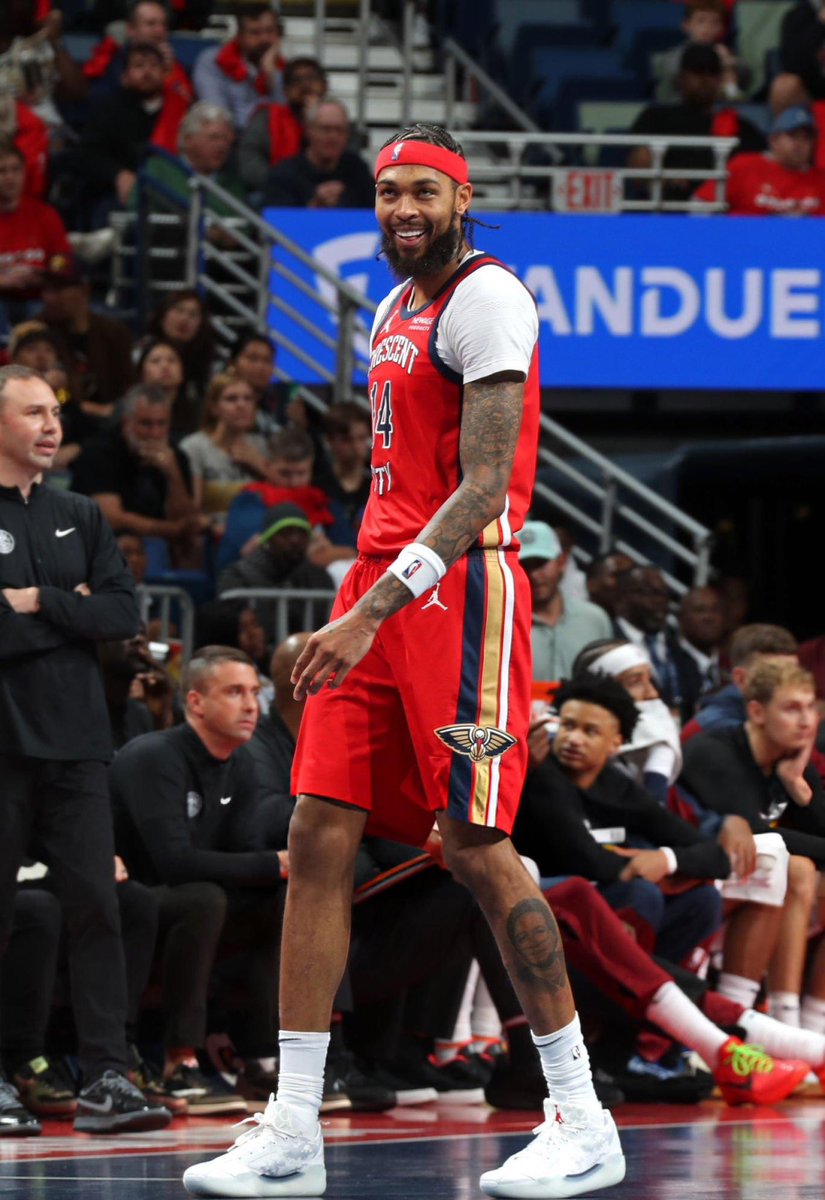 IngramAlerts's tweet photo. Brandon Ingram Tonight

29 Points 
9 Rebounds 
7 Assists 
1 Block

12/26 FG
3/9 3P
2/2 FT https://t.co/uITgKeb79k