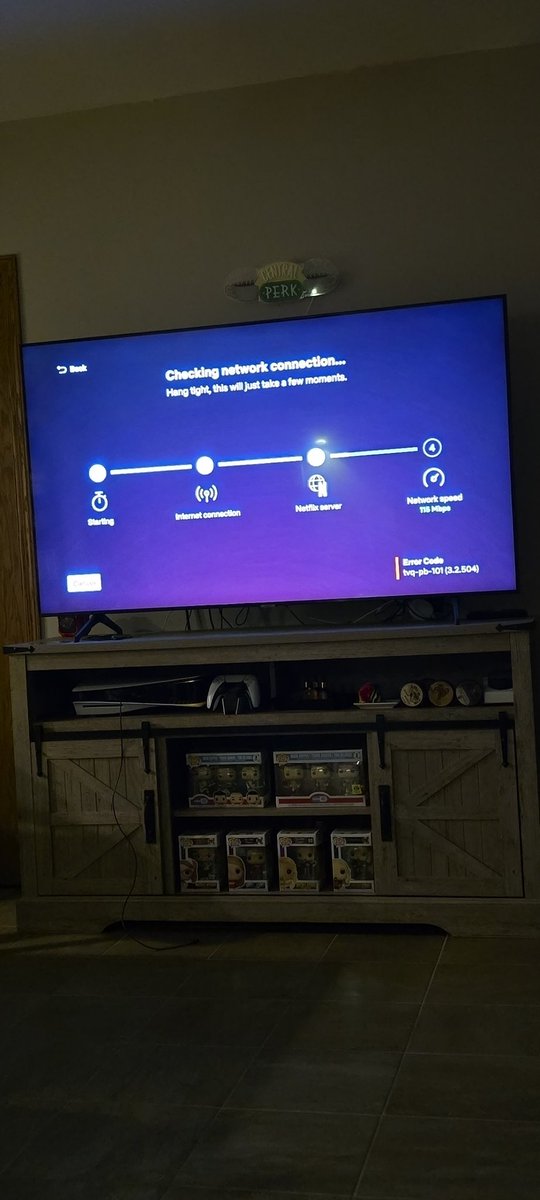 untitled393's tweet photo. @netflix Keeps testing my connection to tell me I have fast internet but continue to not let me watch the fight but blame it on my internet connection.. that they, themselves say is fast. https://t.co/8zOmJAaGzK