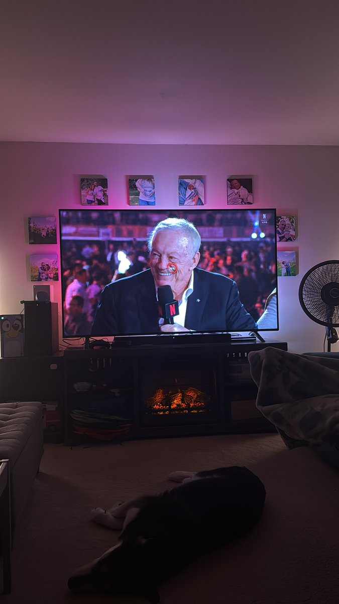 The worst image for Netflix to freeze on.