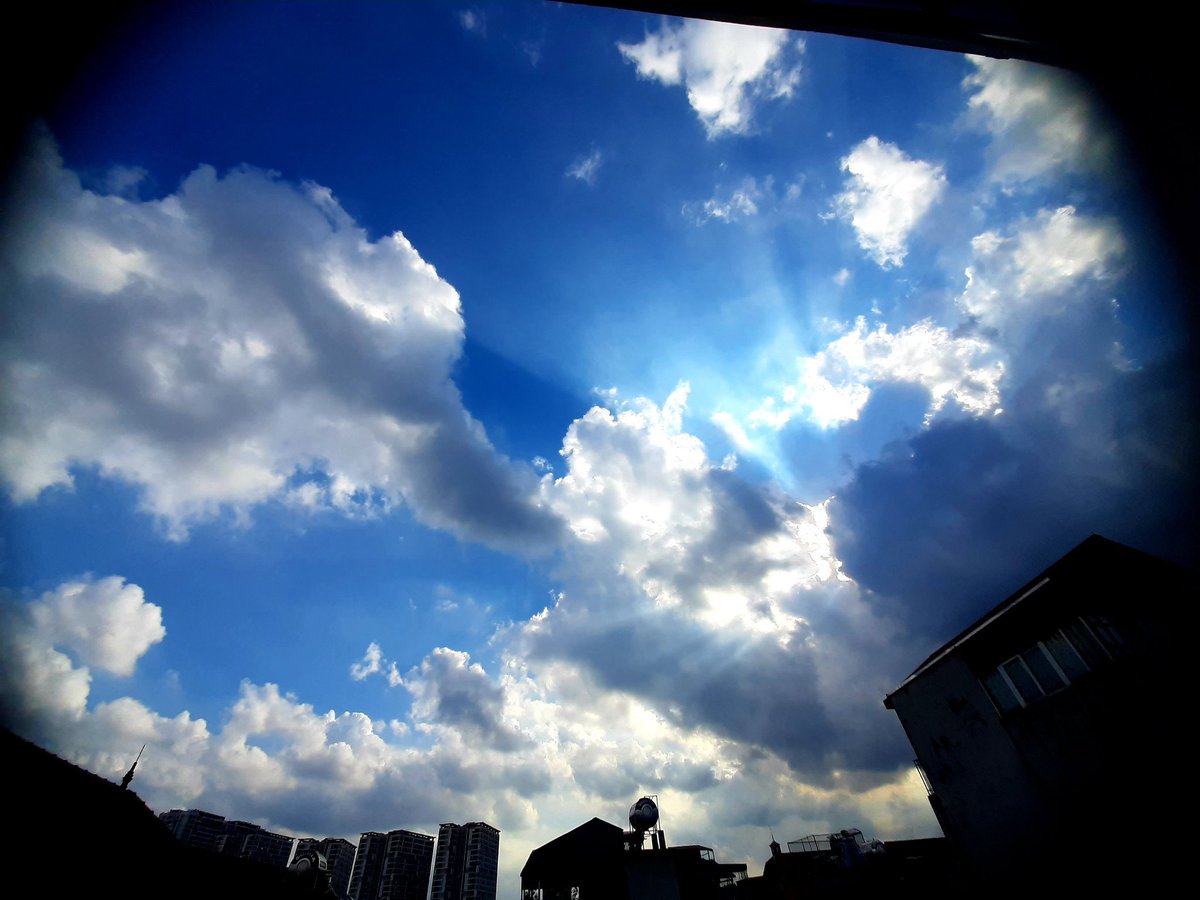 hoanglong100807's tweet photo. #sky #scene #Vietnam 🇻🇳 https://t.co/ffoAjZ5z6f