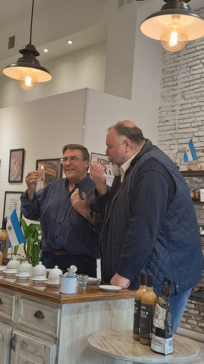 HERNÁN ALLASIA (@hallasia) on Twitter photo 🤝Gracias Pietro por compartir momentos de la vida y sobre todo, el dulce de leche🙏Pietro Sorba <a href="/PietroSorba/">@PietroSorba</a> <a href="/radiomitre/">Radio Mitre</a> <a href="/radiomitrecba/">Radio Mitre Córdoba</a> <a href="/mitreyelcampo/">Mitre y el Campo</a> <a href="/gustavomathieu/">Gustavo Mathieu</a> <a href="/GHemmerling/">Guillermo Hemmerling</a> <a href="/Cadena3Com/">Cadena 3 Argentina</a> <a href="/UNVM/">UNVM</a> <a href="/LaloMorino/">Eduardo Lalo Morino</a> <a href="/GabyLevinas/">Gabriel Levinas</a> <a href="/Rivadavia630/">Radio Rivadavia</a> <a href="/BravoPunto/">Bravo.continental</a> <a href="/RadioCentroVM/">GrupoRadialCentro</a> 🤝Gracias Pietro por compartir momentos de la vida y sobre todo, el dulce de leche🙏Pietro Sorba <a href="/PietroSorba/">@PietroSorba</a> <a href="/radiomitre/">Radio Mitre</a> <a href="/radiomitrecba/">Radio Mitre Córdoba</a> <a href="/mitreyelcampo/">Mitre y el Campo</a> <a href="/gustavomathieu/">Gustavo Mathieu</a> <a href="/GHemmerling/">Guillermo Hemmerling</a> <a href="/Cadena3Com/">Cadena 3 Argentina</a> <a href="/UNVM/">UNVM</a> <a href="/LaloMorino/">Eduardo Lalo Morino</a> <a href="/GabyLevinas/">Gabriel Levinas</a> <a href="/Rivadavia630/">Radio Rivadavia</a> <a href="/BravoPunto/">Bravo.continental</a> <a href="/RadioCentroVM/">GrupoRadialCentro</a>