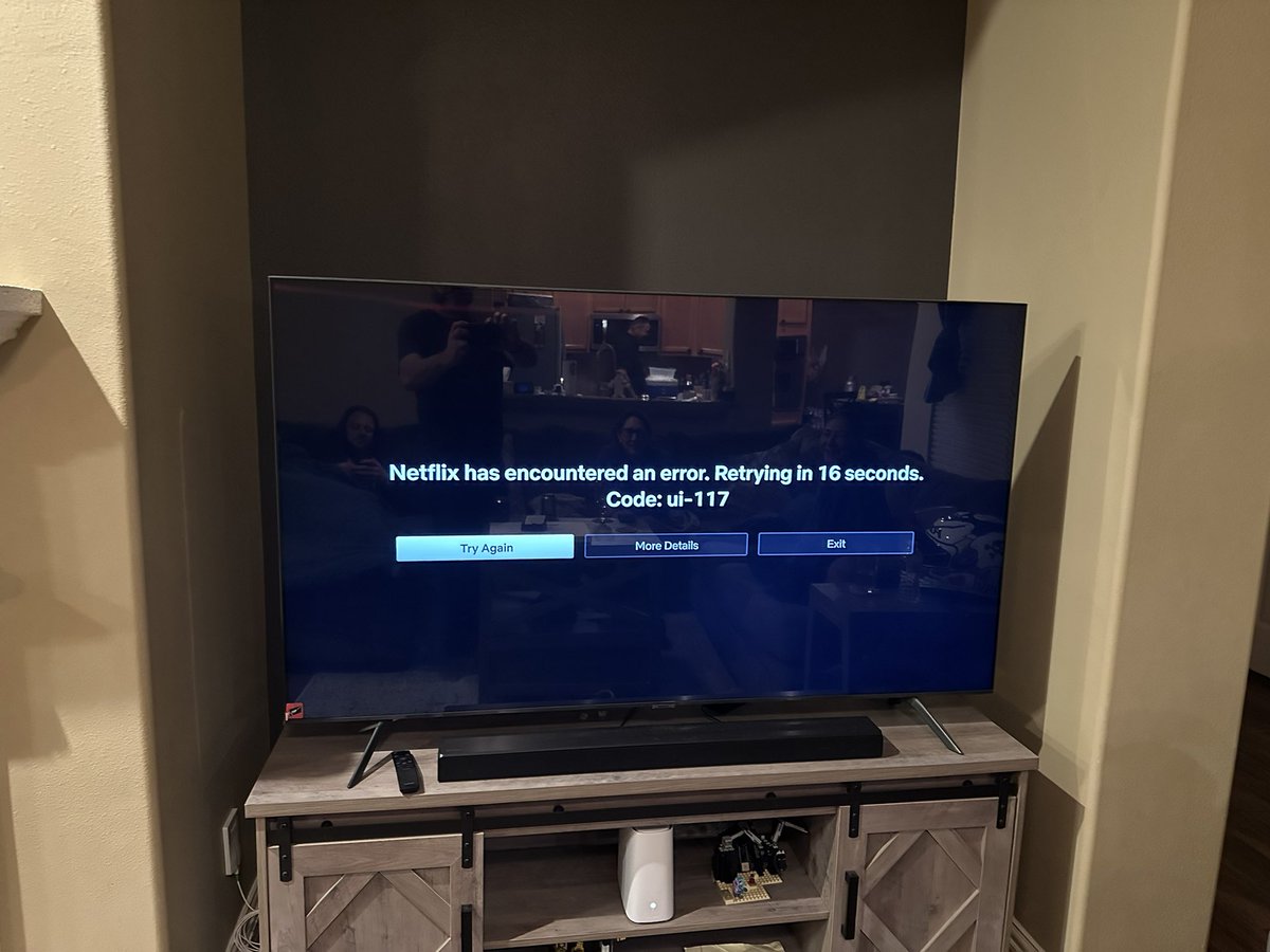 Tbuff1's tweet photo. #netflixsucks https://t.co/bnJnn8ubio