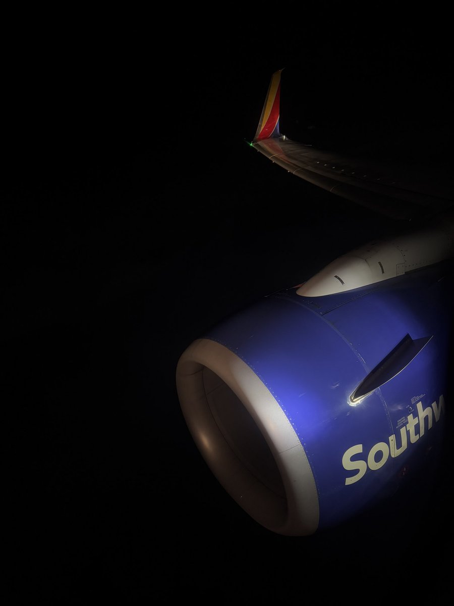 sandyshultz's tweet photo. Perfect night to fly!  @SouthwestAir #flight3331 #mketophx https://t.co/ZuItq6wTdE
