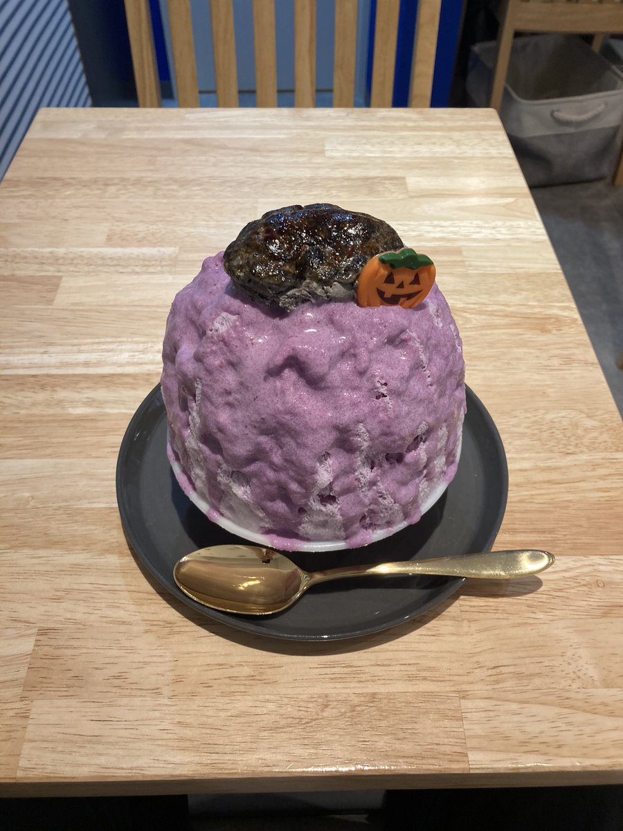 VoJwnQddsKQT43J's tweet photo. #日暮里
#CAFEGOODDAY
#かき氷 https://t.co/5mODRQwB2n