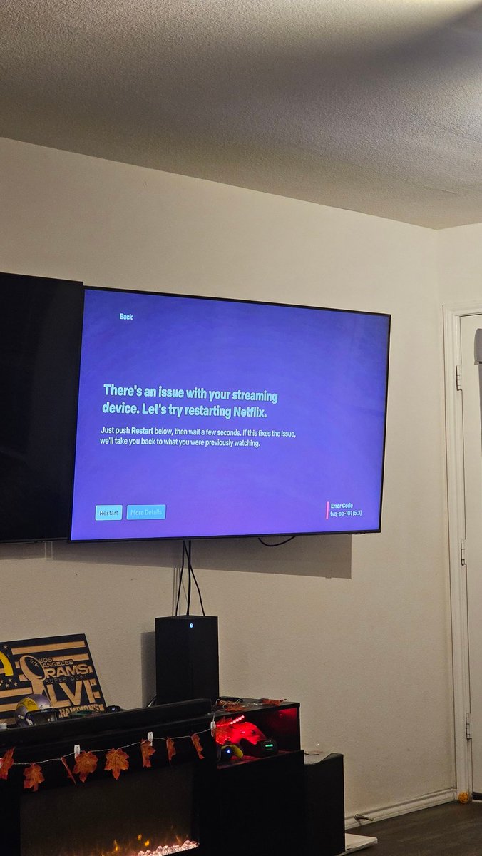 MuhAkhtar's tweet photo. @netflix it's not my device with issues. It's your sorry excuse of a life stream service. Get with it. #TysonPaul https://t.co/Kw6SI5fp8V