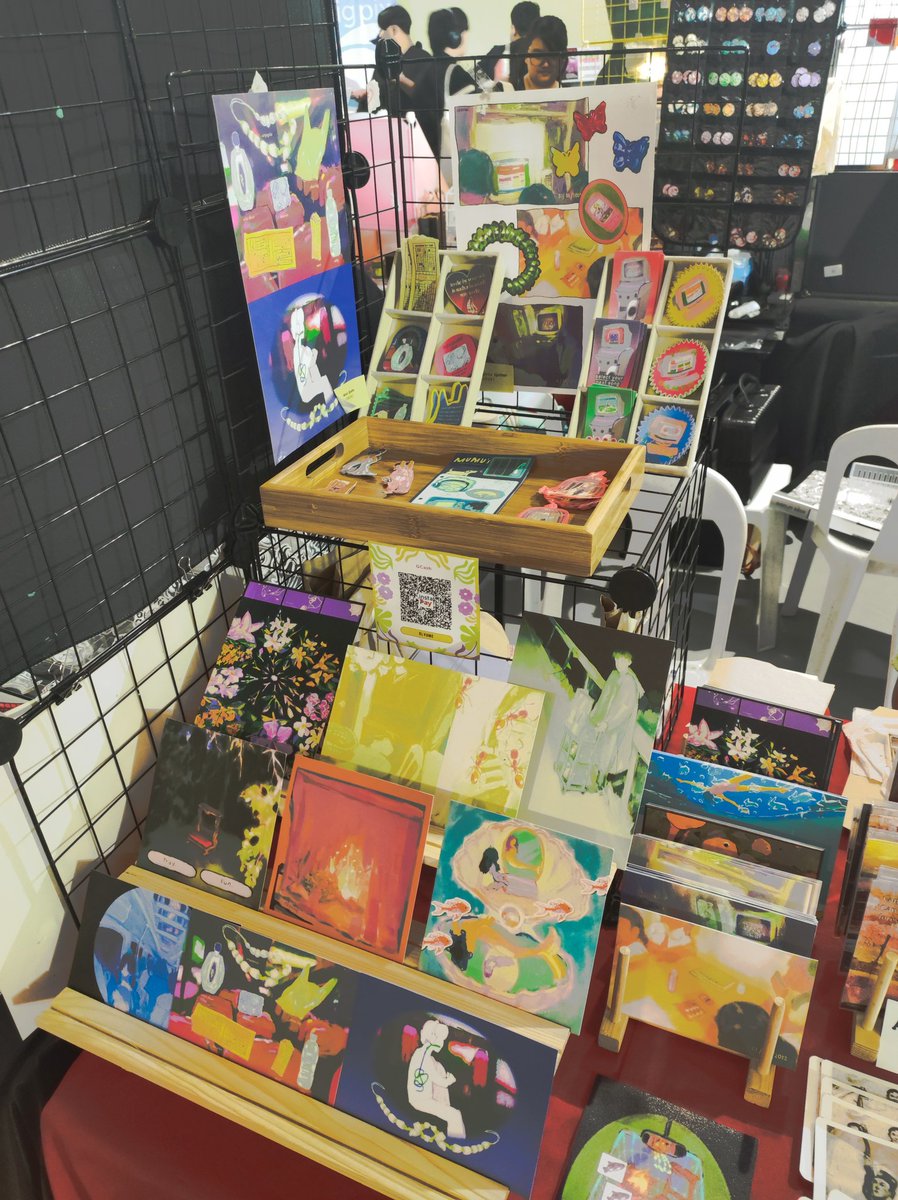 olvume's tweet photo. haii 

im alive

also im at paskomiket table e6 w/ some friends from Metro Montage! 🤠 https://t.co/KrrhOrq1hB