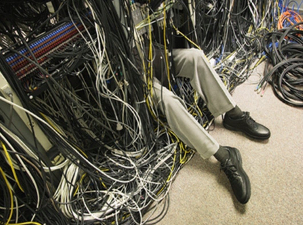 TylerJRoney's tweet image. The IT guy at Netflix trying to figure out which cord to plug back in to fix the streaming and crashing. #PaulTyson