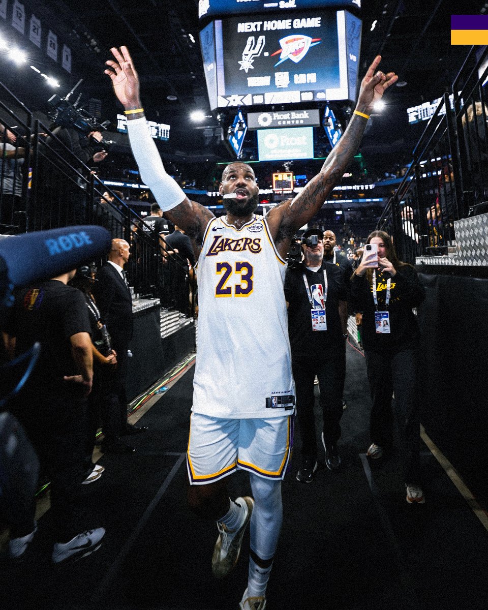 Lakers's tweet photo. Feels great ⚡️ https://t.co/mo6qTFNT70