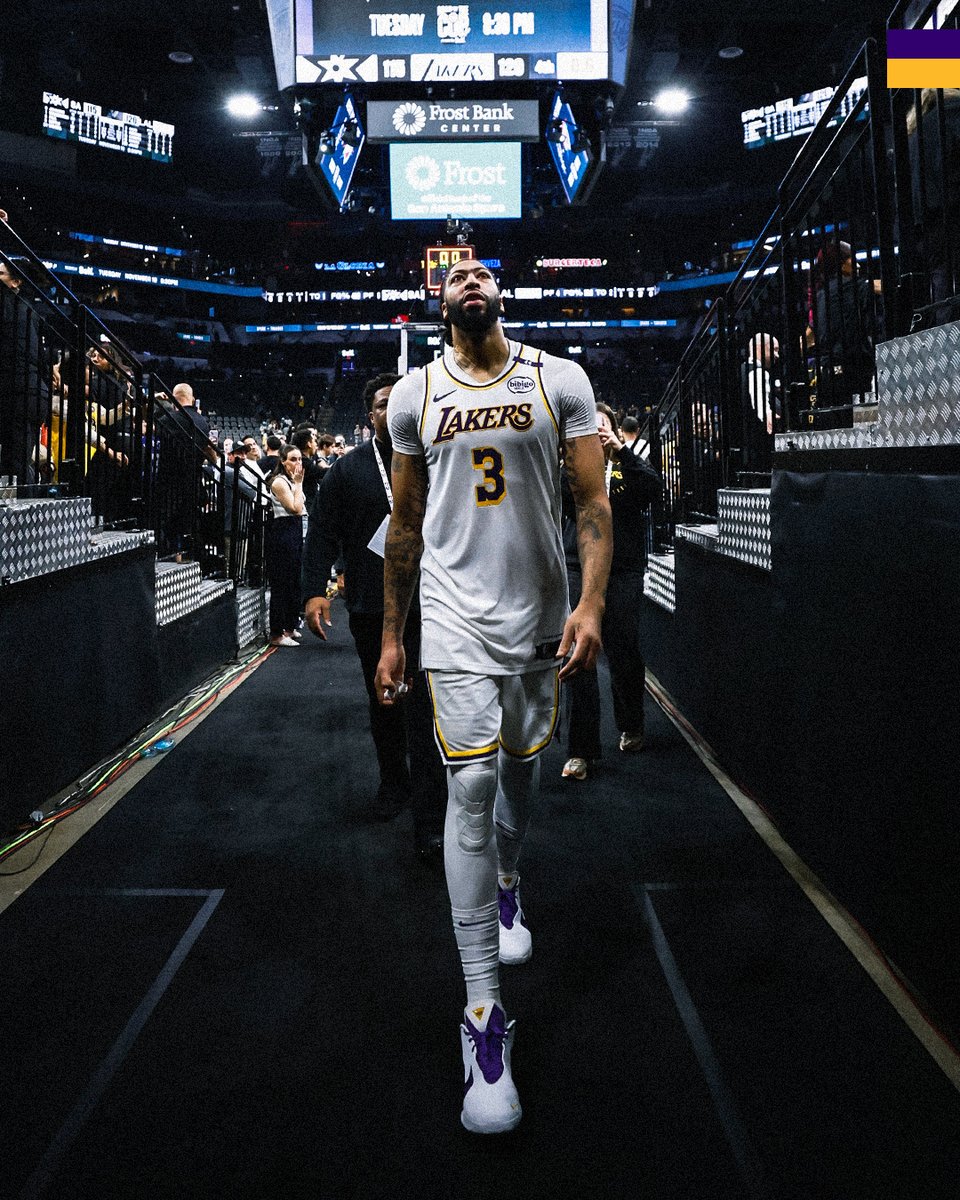 Lakers's tweet photo. Feels great ⚡️ https://t.co/mo6qTFNT70