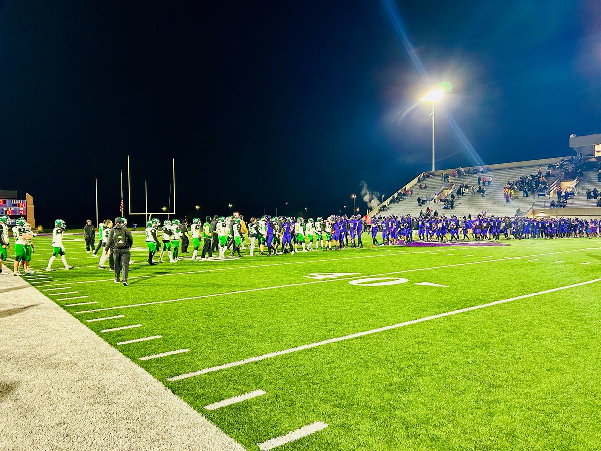 Final from Merrillville
Valpo 14 | Mville 48
Great season Vikings…Thank you Seniors!!
#wearevalpo 🟢⚪️