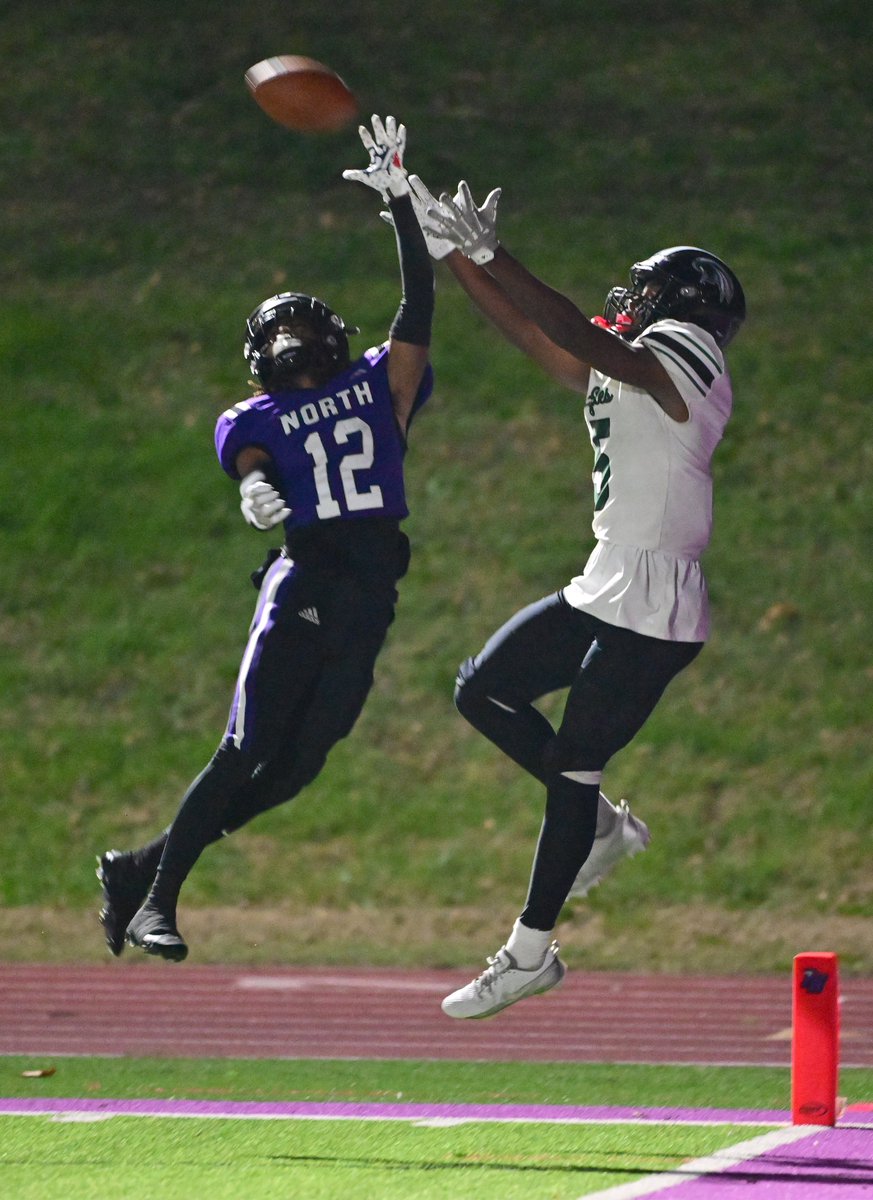 TimVizerPhoto's tweet photo. Parkway North @PNHFootball defeated Orchard Farm @OFR5_Activities 46-14 for the Class 4 District 4 football championship. Read a Steve Overbey @overbey13 story and see more photos at https://t.co/72khsbhCi3 @STLhssports https://t.co/vMv4fEtwqC #SportsPhotographer #ProPhotographer https://t.co/eYVBE62F6e