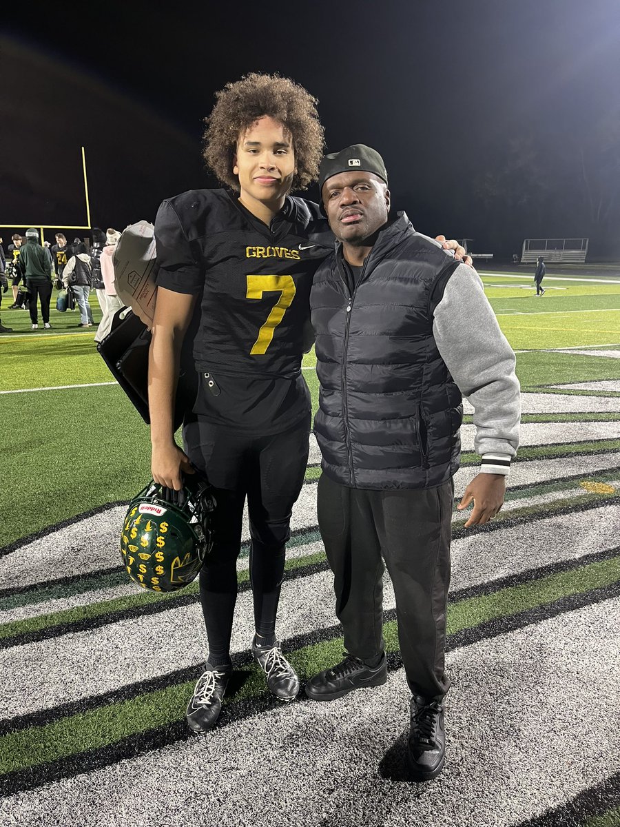 Great win by Birmingham Groves tonight over Warren De La Salle 21-19. Great game by both of these players, #75 starting Center Leeland Swanson &amp; #7 Noah Woods who scored a TD in tonight’s game. Great Job Boys.
MyTrainerGriff.com