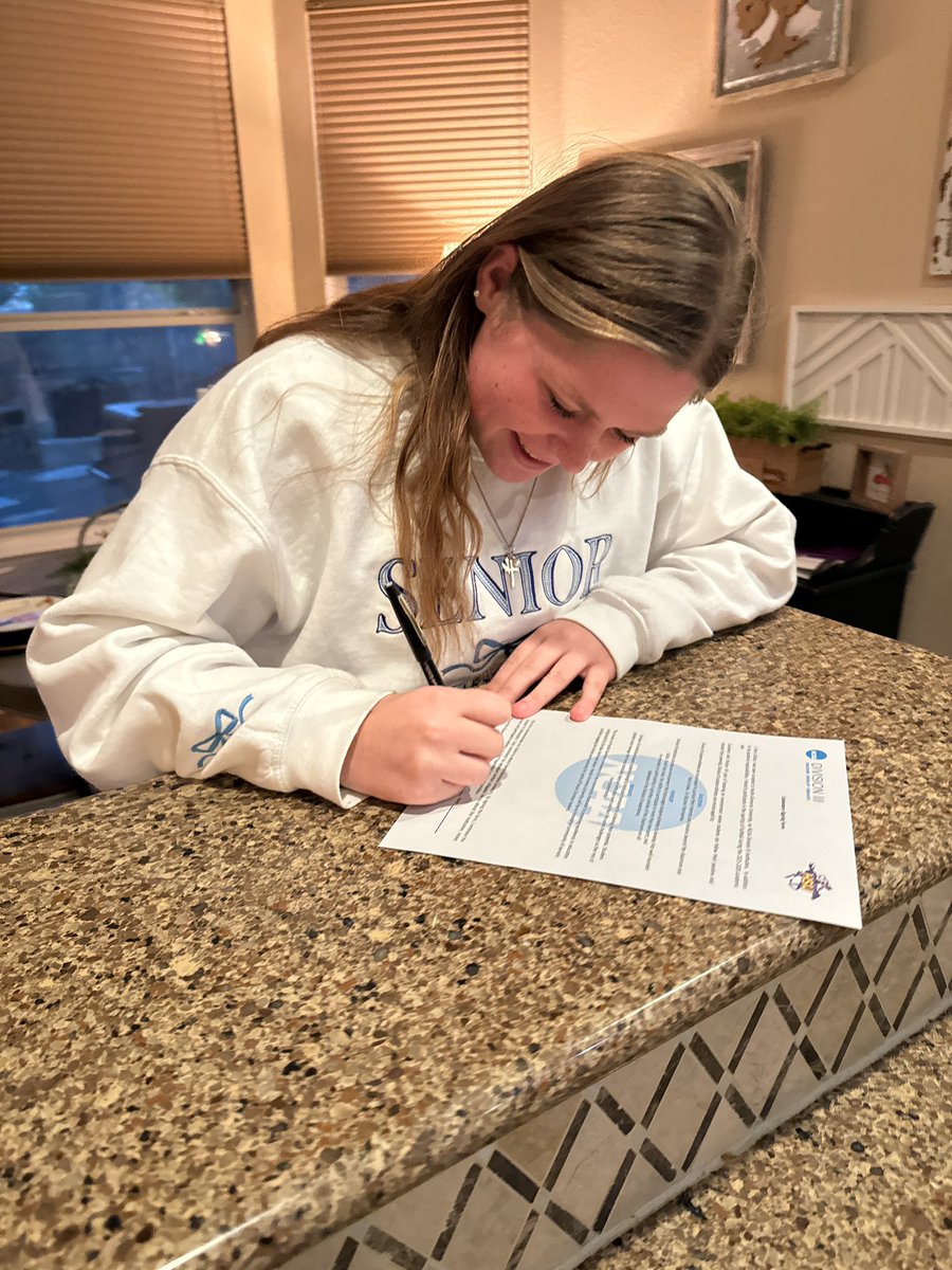 MCGilliam49's tweet image. Dreams coming true! Today, I signed my #NLI to play softball at Hardin Simmons University. I’m so thankful for everyone that has coached and supported me on this journey! 

Thank you Coach Wilson and Coach Elkins! 
Let’s Go @cowgirlsoftball!