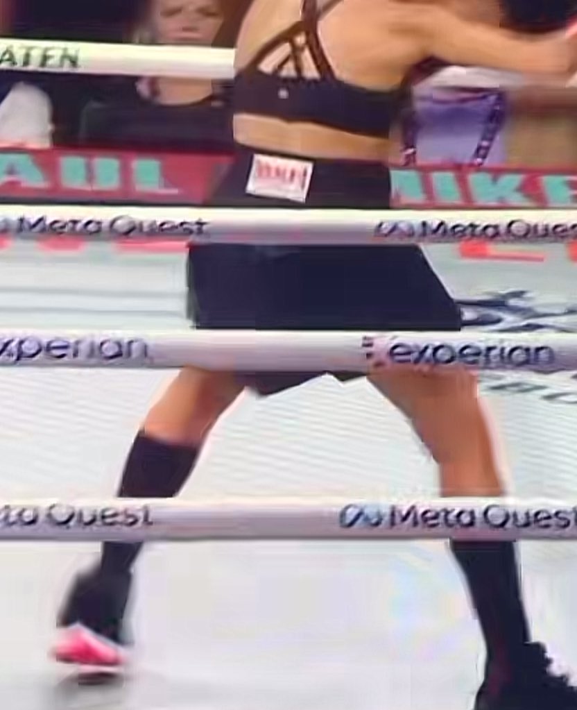 iam_johnw's tweet photo. Amanda Serrano fighting in bred 11’s  is wild lmao https://t.co/VcEJLwCKCp