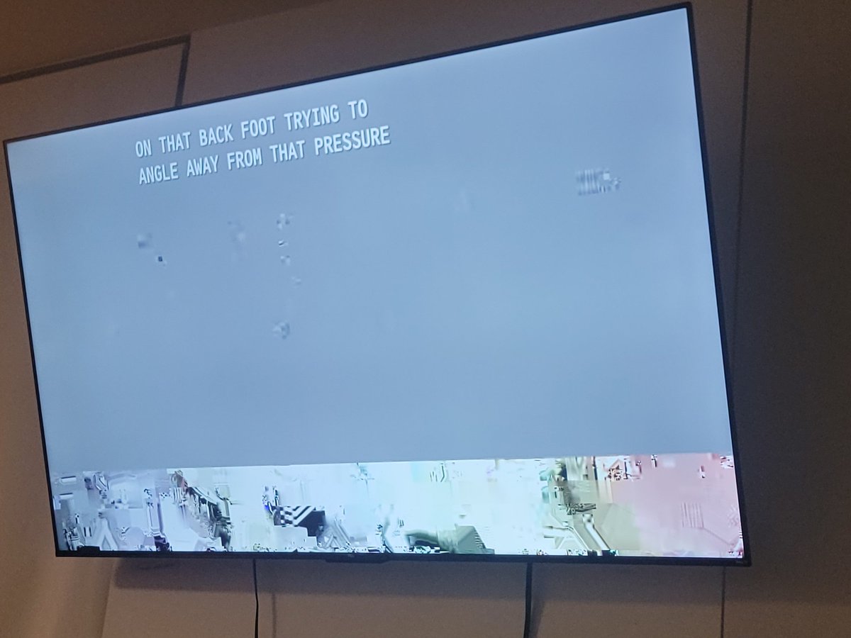 AzconaNoel's tweet photo. So what just happen @netflix smfh https://t.co/Vne25Guxy1