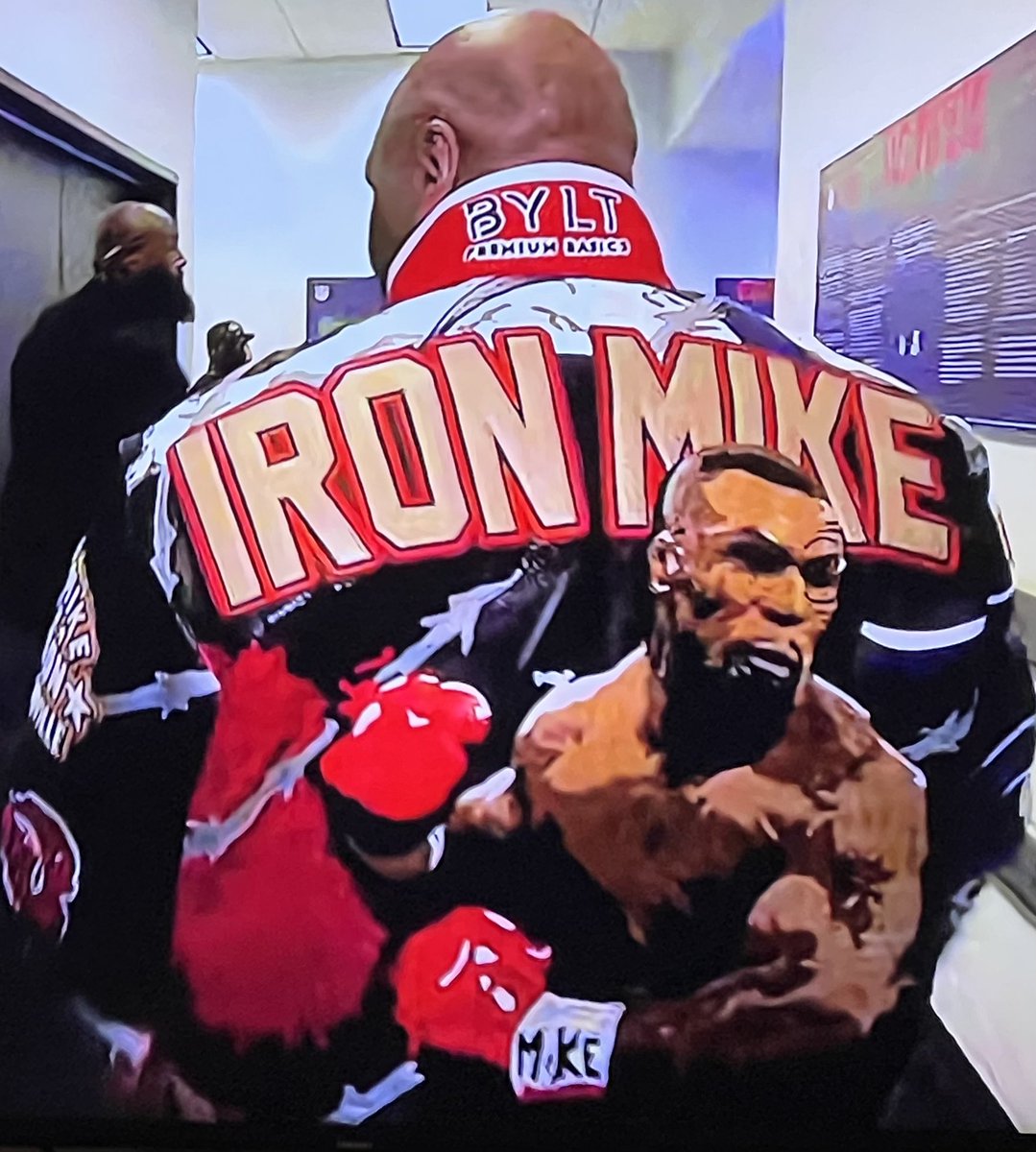 RP_Mockingbird's tweet photo. The only time my @netflix wasn’t #buffering was when #MikeTyson gave us a #butt shot. #JakePaulMikeTyson https://t.co/PYgJjIewtO
