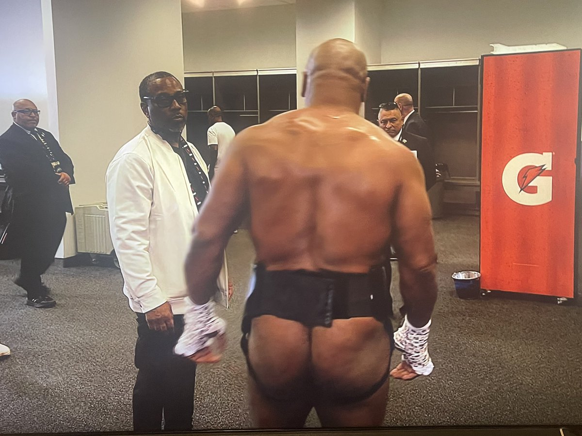 Slayer64099's tweet photo. Anyone else having buffer issues? Thanks @netflix #netflix https://t.co/maAKxkUvRU