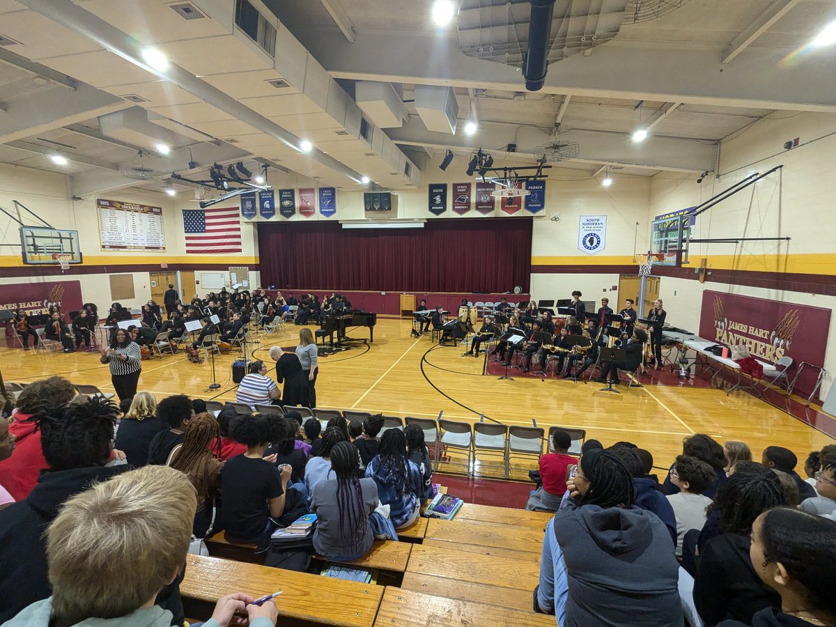 Catch-up post: our 6th-8th grade BCO students had a blast watching a special performance from the <a href="/HFHS59/">HF High School</a> music department this week! Lots of fun songs, and always great to see the amazing things our Panther alumni are doing in high school😁
#BandFamily #WeAreHF
