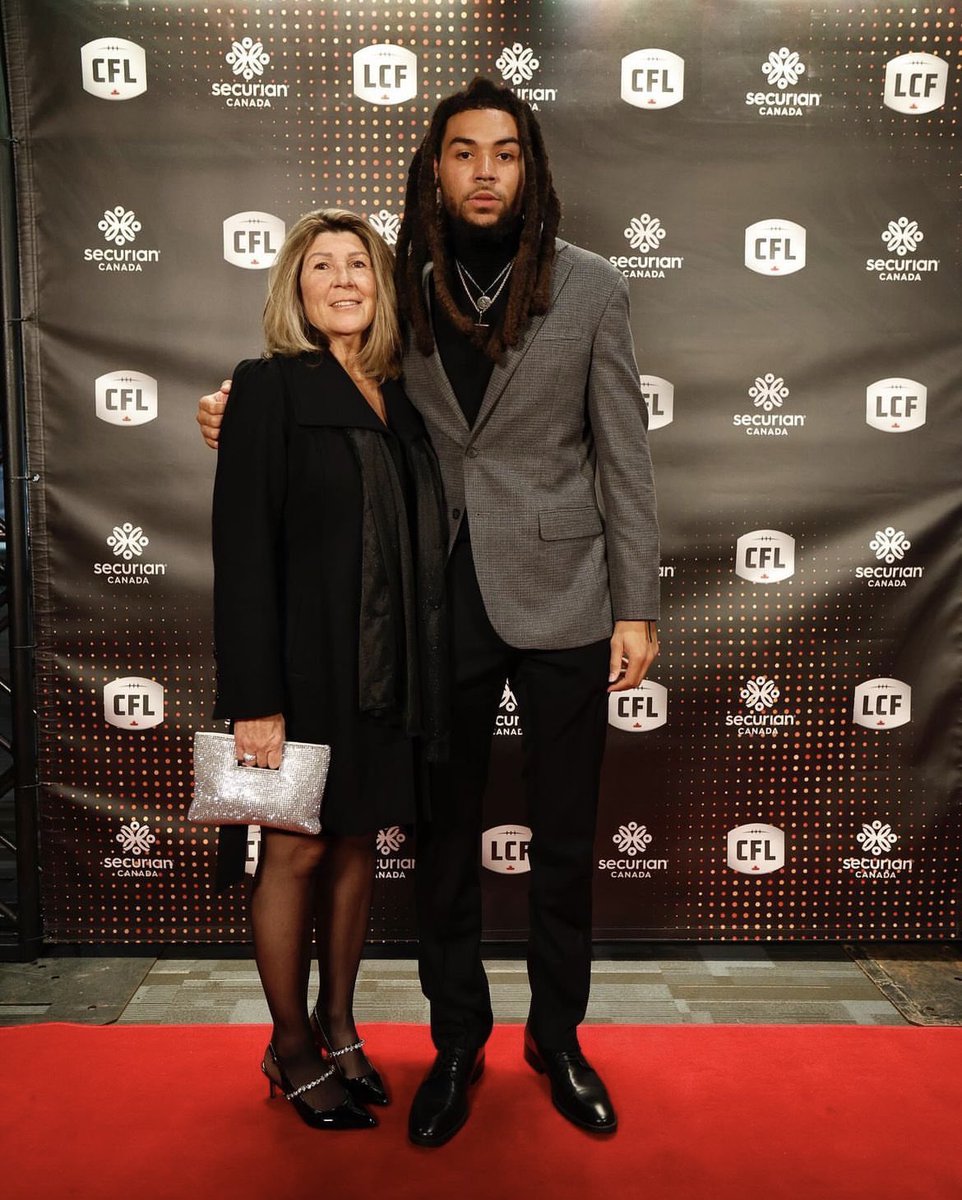 $hoTime✝️ tweet media