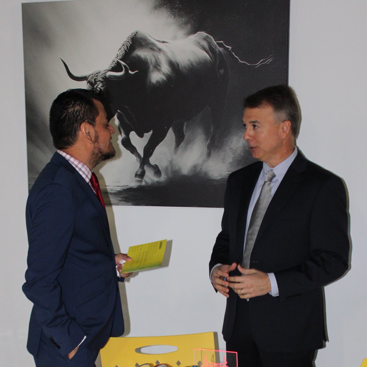 DelToroIns's tweet photo. We were honored to have the Consul of Mexico in Miami join us at our *Conectando Comunidades* event! His presence reaffirms our commitment to working together to support and uplift the Hispanic community. 
#deltoroinsurance https://t.co/SBu98HiaVe