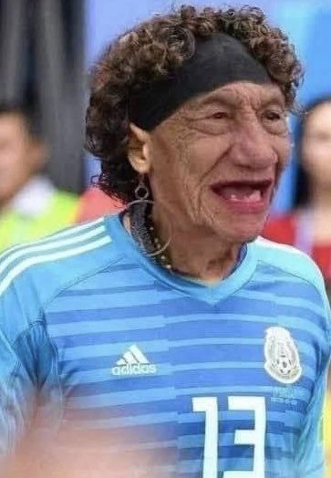 Rogelio70933699's tweet photo. Memo Ochoa aguanta dos mundiales más. ⁦@miseleccionmx⁩ https://t.co/6N6EJILgAC