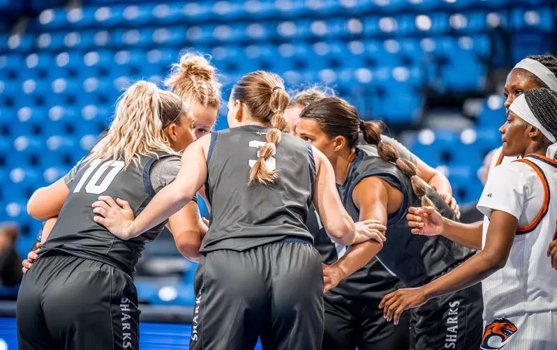 NSU_WBasketball's tweet photo. #16 Sharks Roll Past Clayton State in Record Breaking Fashion

🔗 https://t.co/s8FA8PlhBz

#HungryForMore // #SharkCounty https://t.co/elSIALp1gh