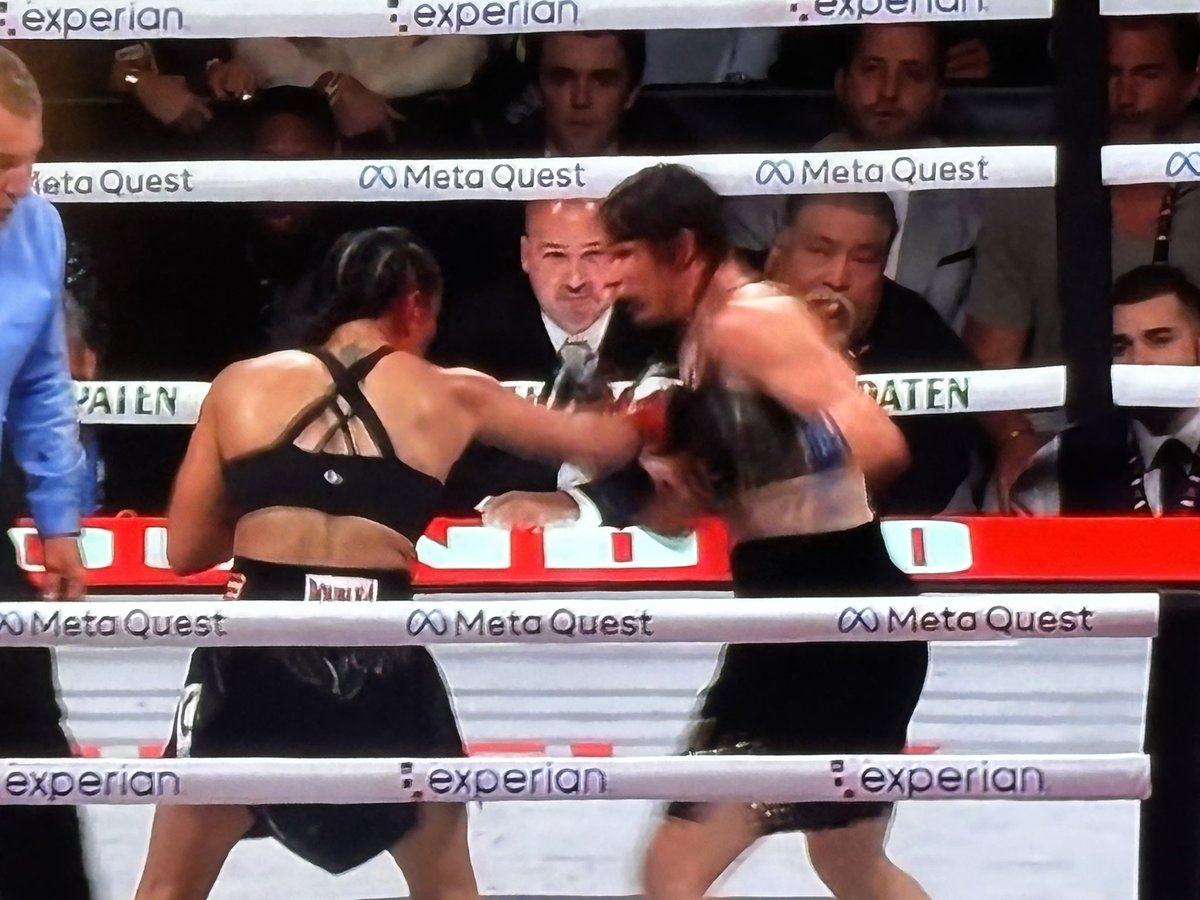 HartnettRob's tweet photo. Hard to watch but impossible to look away. Incredible guts, power, skill. Katie wins on the judges scorecards. Didn’t see that myself through 10 rounds though. https://t.co/44Zleq8irk